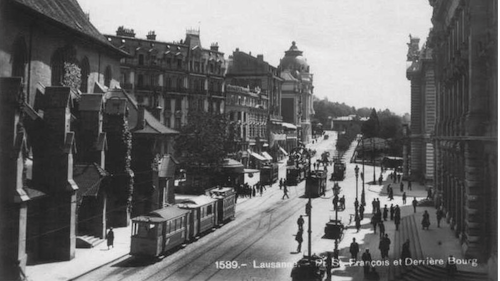 La place St-François et ses trams