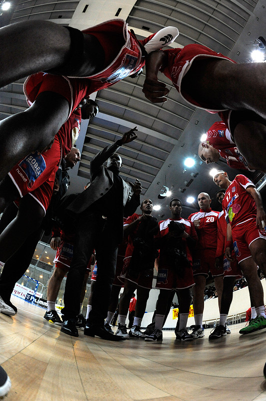Paris Handball v Cesson