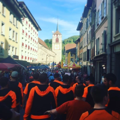 Le #hcmoudon défile pour la fêter le jumelage #Mou